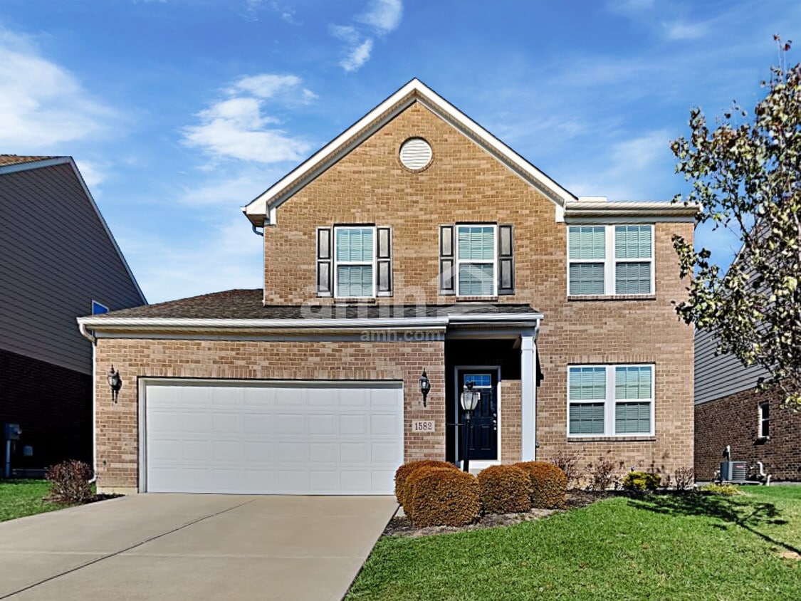 Primary Photo - 1582 Cedar Creek Drive