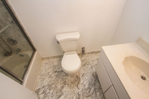 Foto del edificio - 232 E 54th St