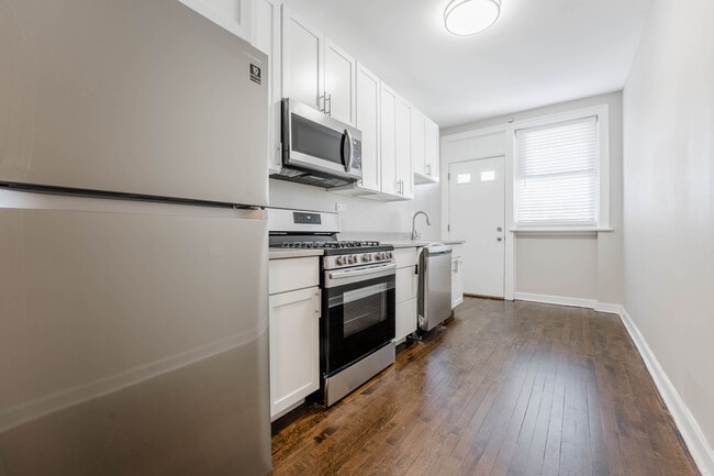 Foto del edificio - 5306 N Ashland Ave