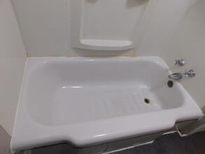 Building Photo - 113 W Summit Ave