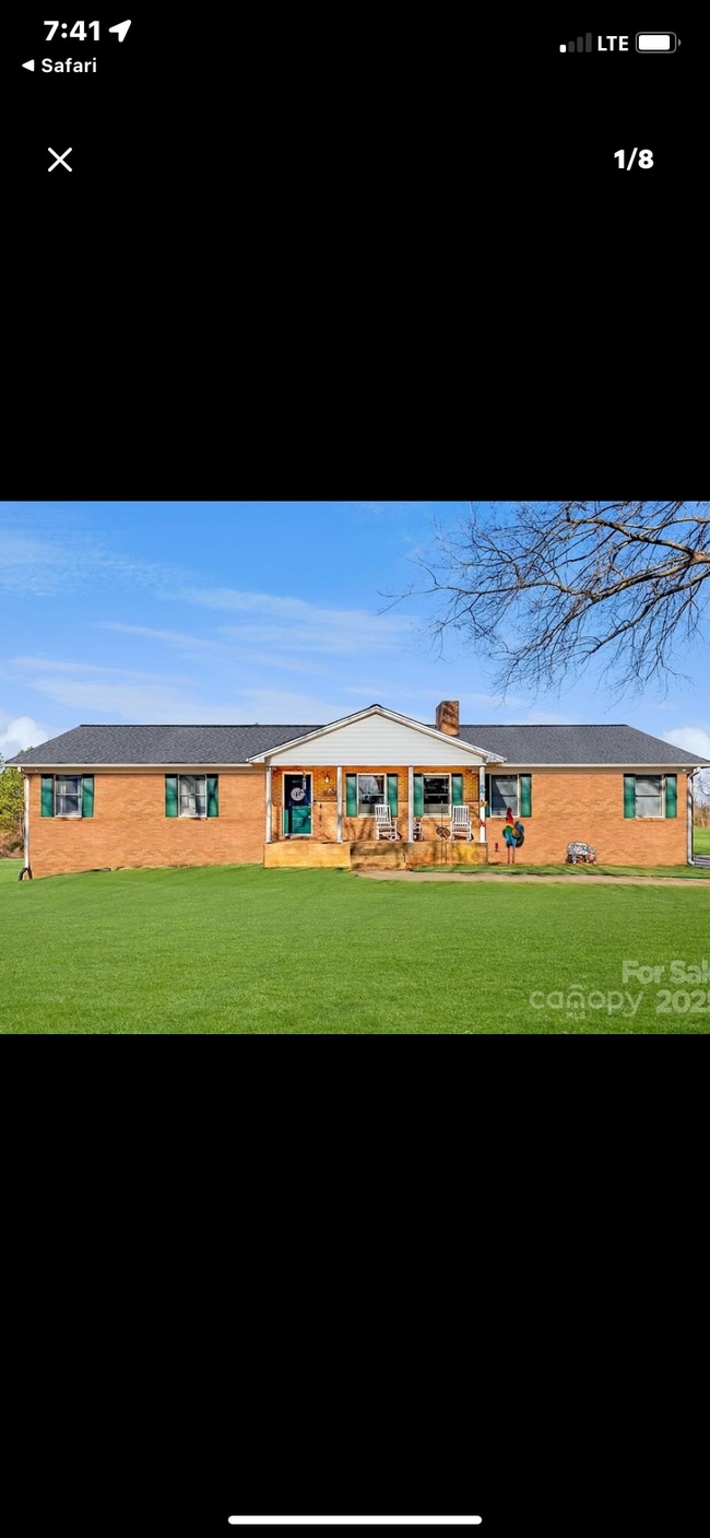 Building Photo - 121 Putnam Lake Rd