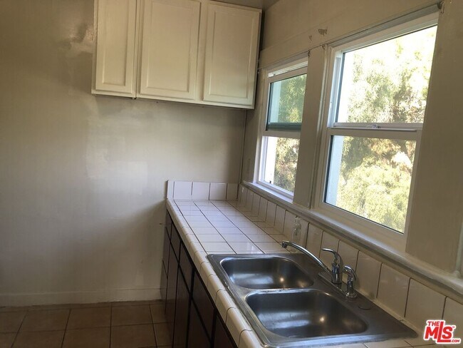 Foto del edificio - 1273 Queen Anne Pl