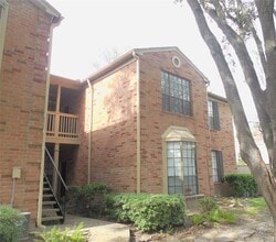 Building Photo - 2255 Braeswood Park Dr