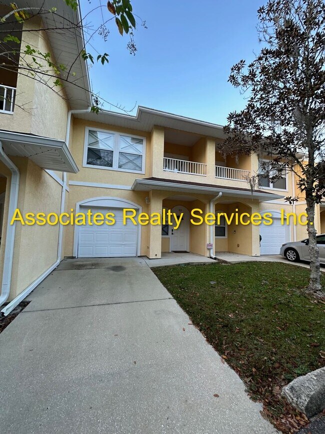 Foto del edificio - LOOK! Hot on the market! Spacious 2 bedroo...