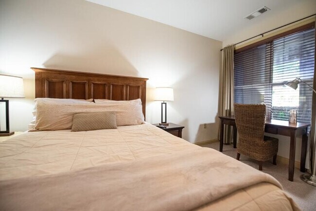 Foto del edificio - 3202 Renaissance Park Pl