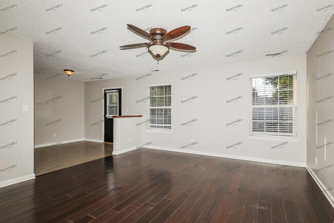 Foto del edificio - 6364 River Valley Way