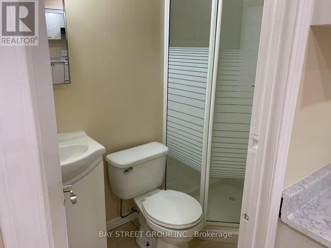 Building Photo - 98 Foxfield Crescent
