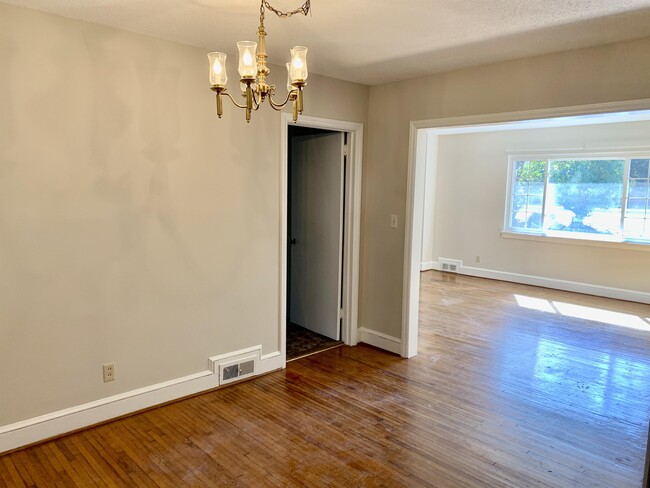 Building Photo - 4015 Randolph Rd