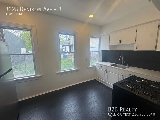 Foto del edificio - 3328 Denison Ave