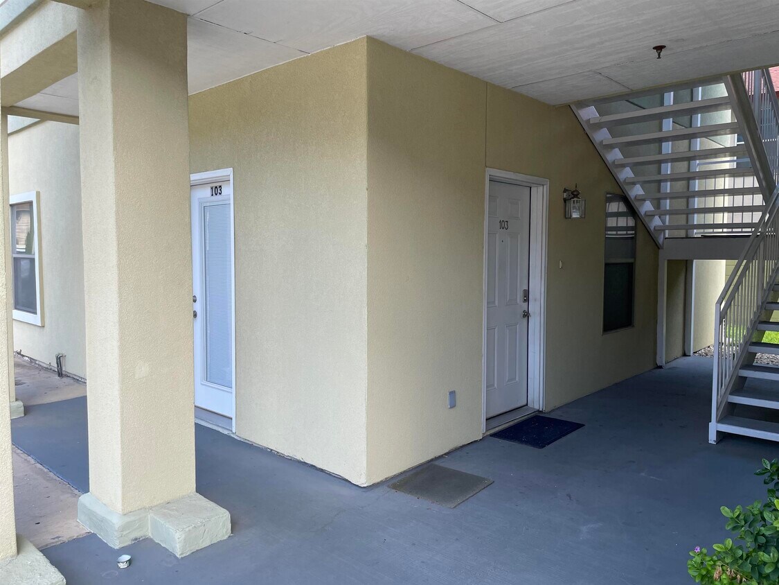 Foto principal - 5402 Marcella Ave