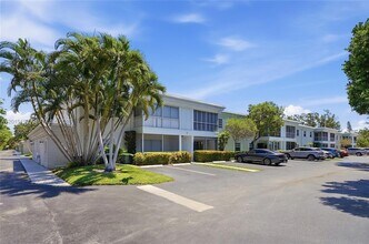 Building Photo - 6273 Bay Club Dr