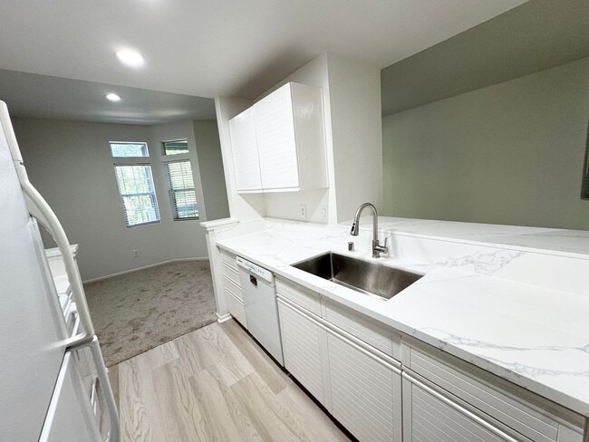 Photo - Perfect Shape Upgraded Pleasanton Condo wi...