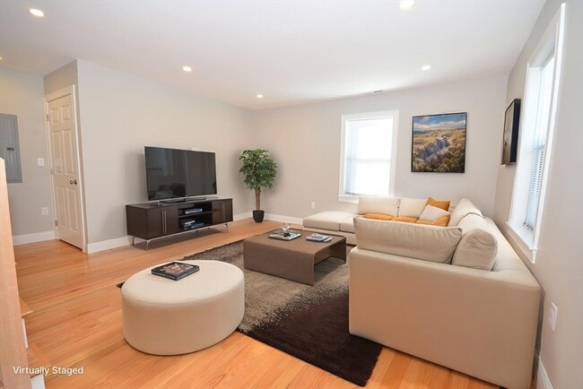 Building Photo - 18 Eaton Ave