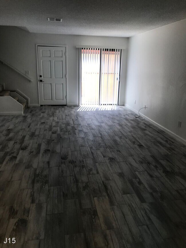 Foto del edificio - 1719 W Ave J15