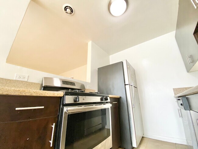 Foto del edificio - 1326 N Flores St
