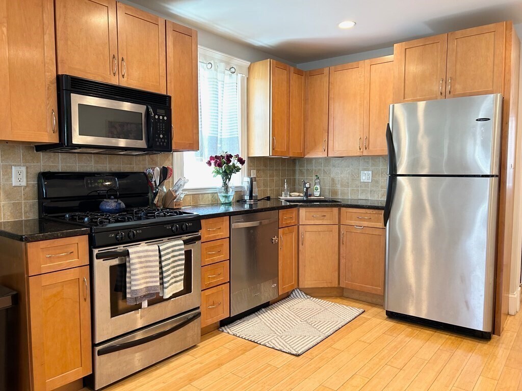 20 Village St Unit 2, Somerville, MA 02143 Condo for Rent in
