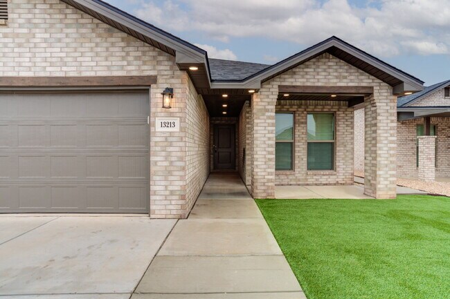 Foto del edificio - 4 Bedroom 2 Bathroom Home in South Lubbock!