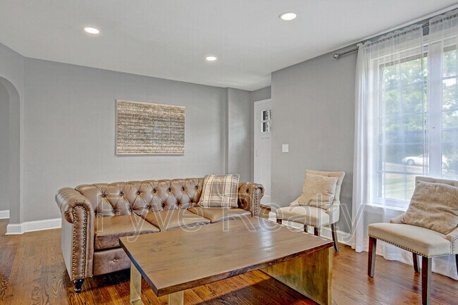 Foto del edificio - 1804 Hailey Ave