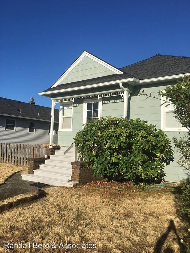 Foto principal - 2 br, 1 bath House - 4847 41st Avenue SW