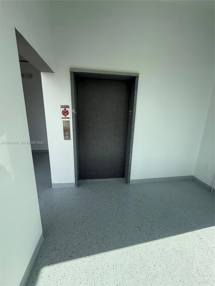 Foto del edificio - 1091 E 17th St