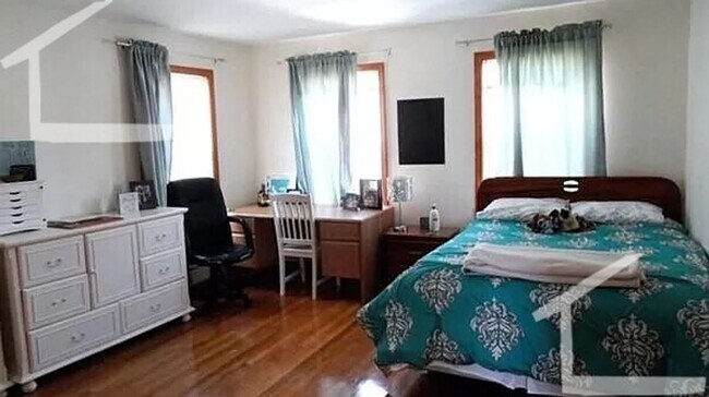 Foto del edificio - Brookline 5 bed 3.5 bath.....