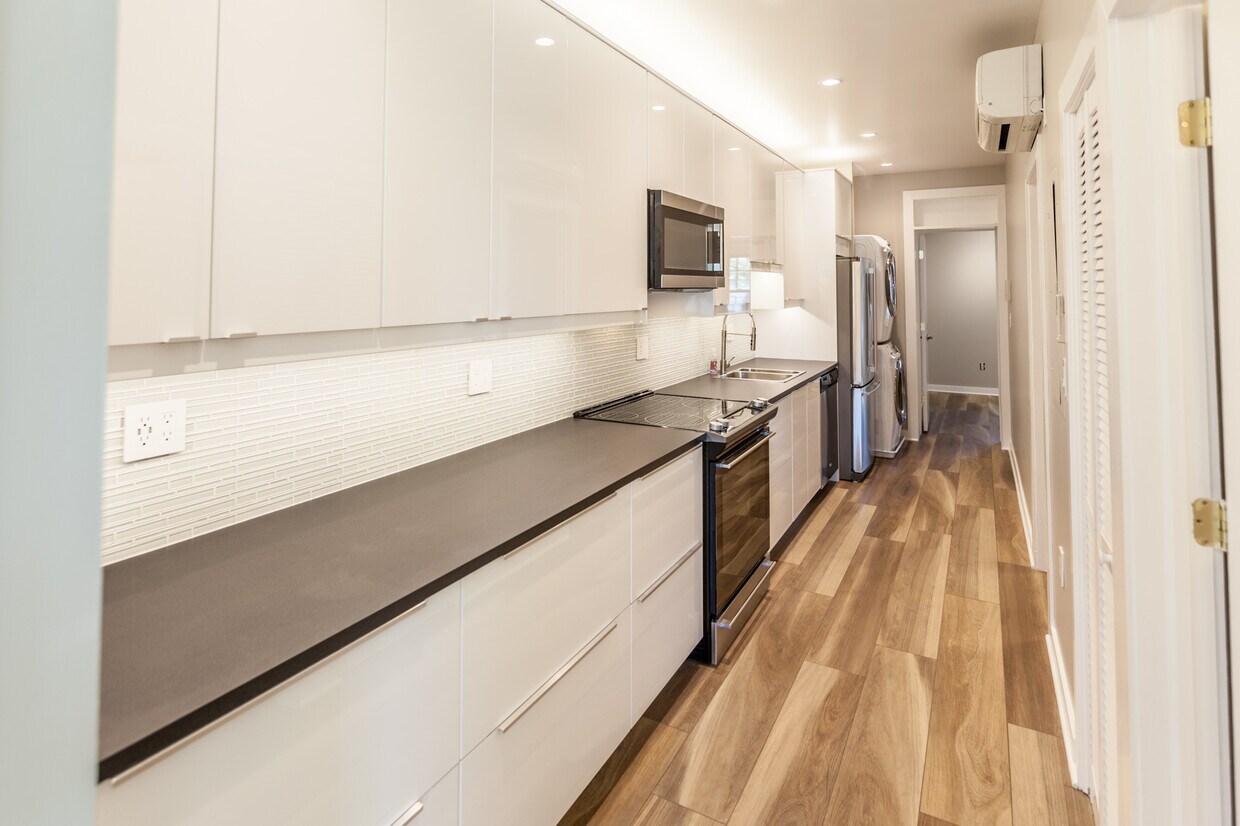 Kitchen - 1908 Constitution Ave NE