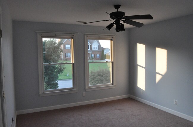 Building Photo - 1621 Rising View Ln