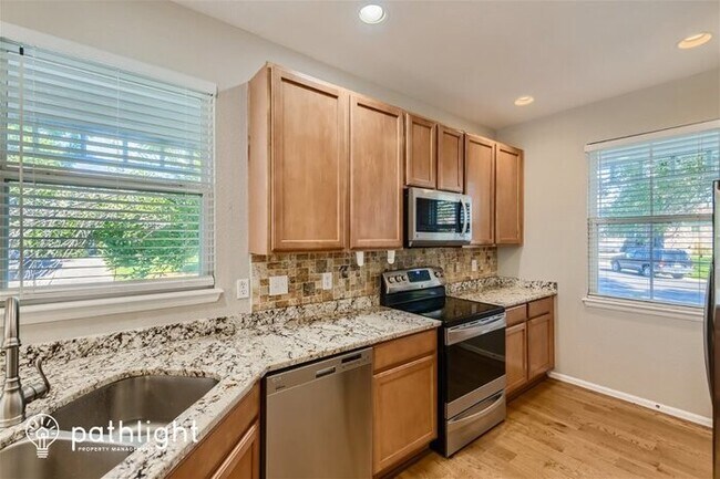 Foto del edificio - 656 Millet Circle, Brighton, CO, 80601