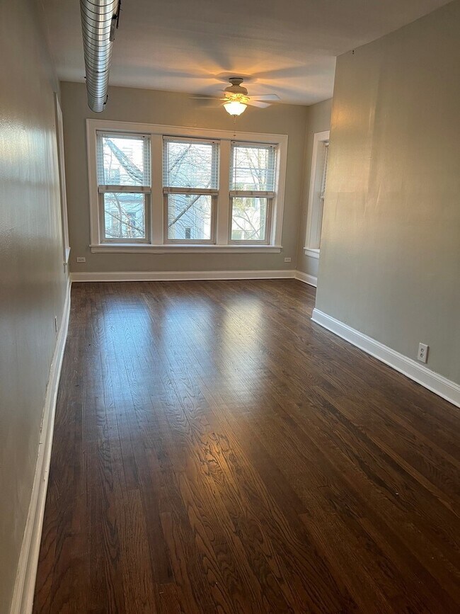 Foto del edificio - 3526 N Reta Ave