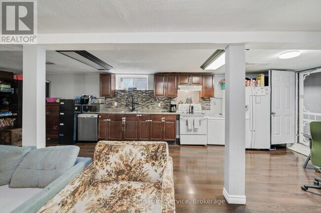 Photo du bâtiment - 144 Voltarie Cres