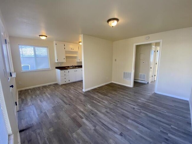 Photo - Downtown 1bd for Rent House