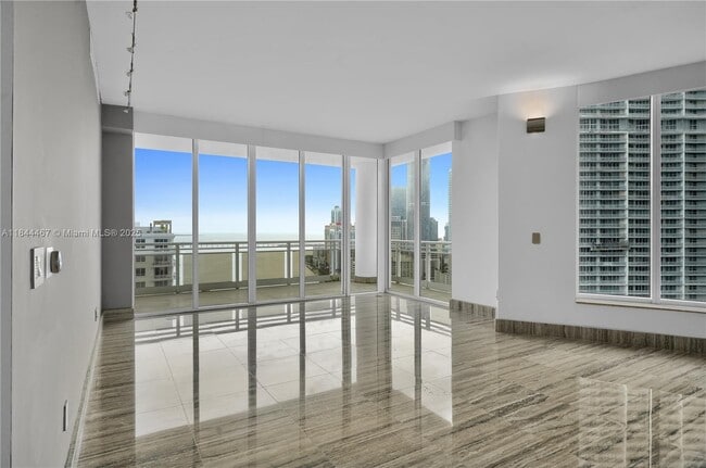 Building Photo - 901 Brickell Key Blvd
