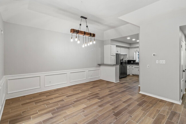 Dining area and kitchen - 1113 Redbud Ave
