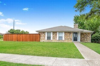 Building Photo - 5401 Edgewater Cir