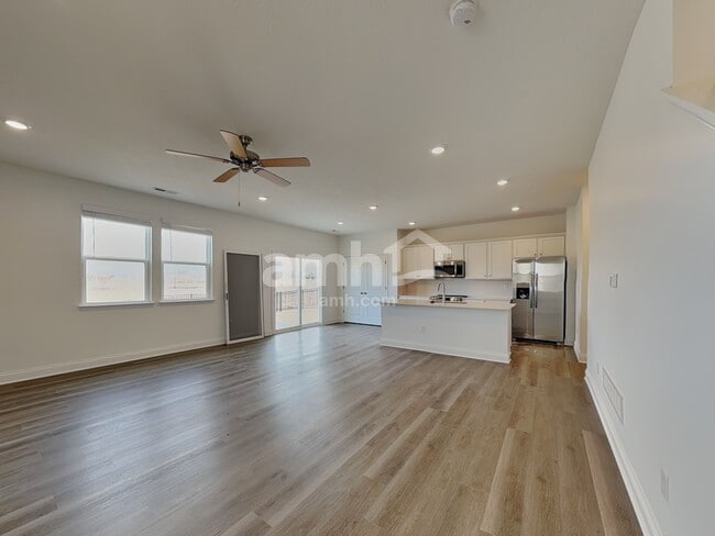 Foto del edificio - 9106 Henley Ave