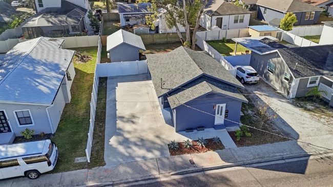 Building Photo - 118 W Sligh Ave