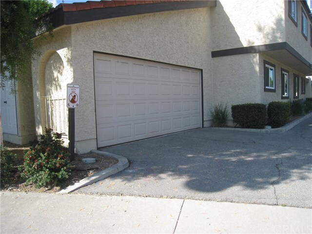 Building Photo - 2770 Royal Oaks Dr