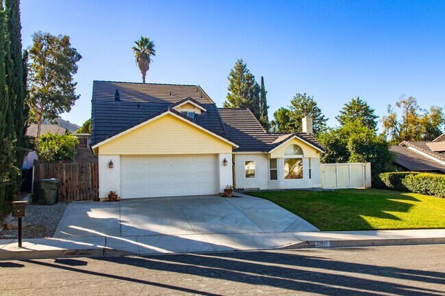Building Photo - Beautiful 2 Story with Large Lot on Quiet ...