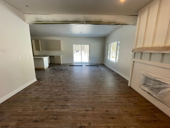 Foto del edificio - 7442 N Paw St