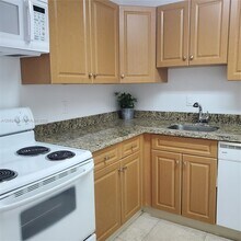 Building Photo - 5112 NW 79th Ave