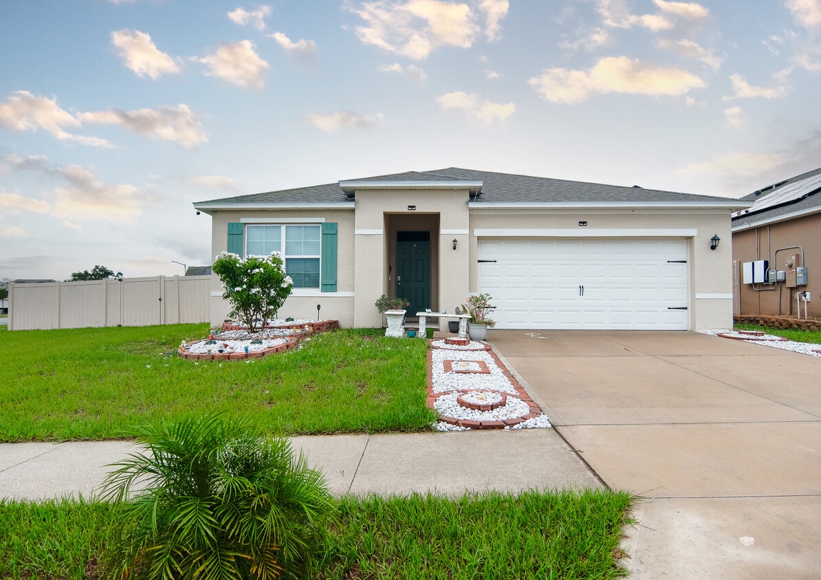 Primary Photo - 1105 Torrente Ln