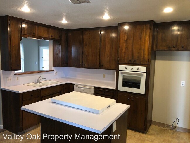 Building Photo - 3 br, 2 bath House - 2524 Surrey Avenue