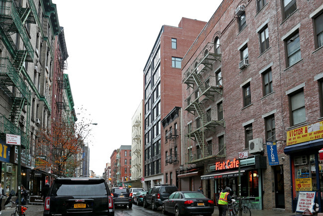 Building Photo - 199 Mott St