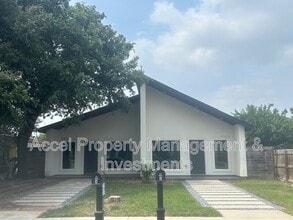 Building Photo - 2120 Datepalm Ave