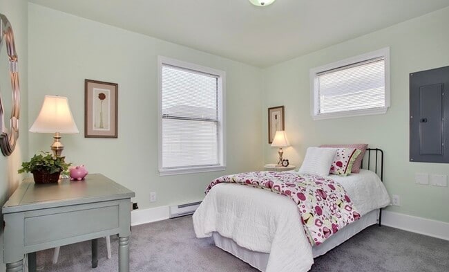 Foto del edificio - 7555 17th Ave NW