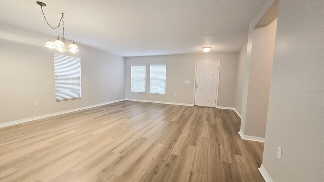 Foto del edificio - 6955 Lake Eaglebrooke Dr