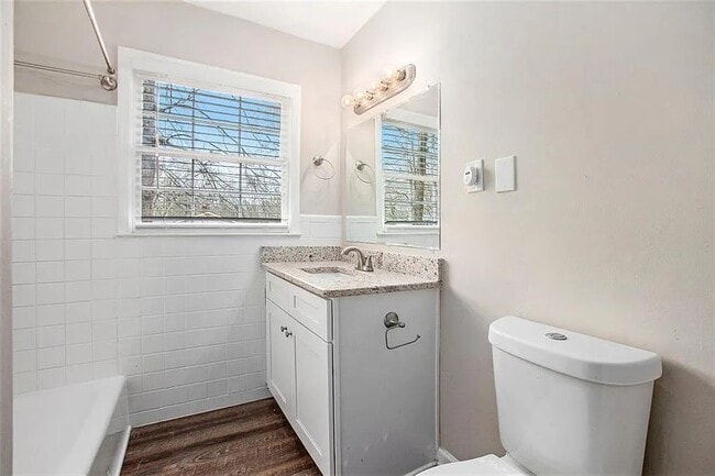 Building Photo - 2625 Crestdale Cir SE