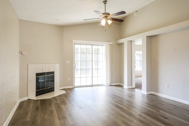 Building Photo - 7410 Carriage Side Ct