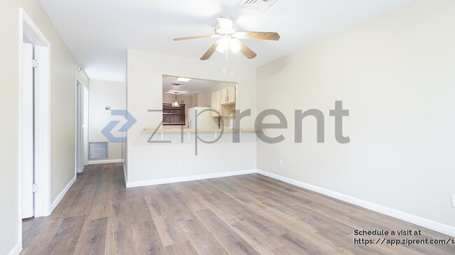 Foto del edificio - 604 Roselyn Ave