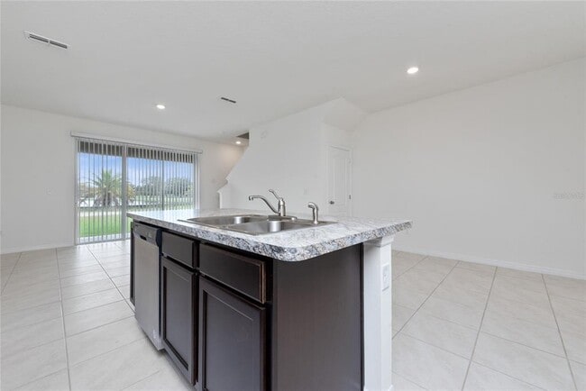 Building Photo - 1153 Blue Jay Dr